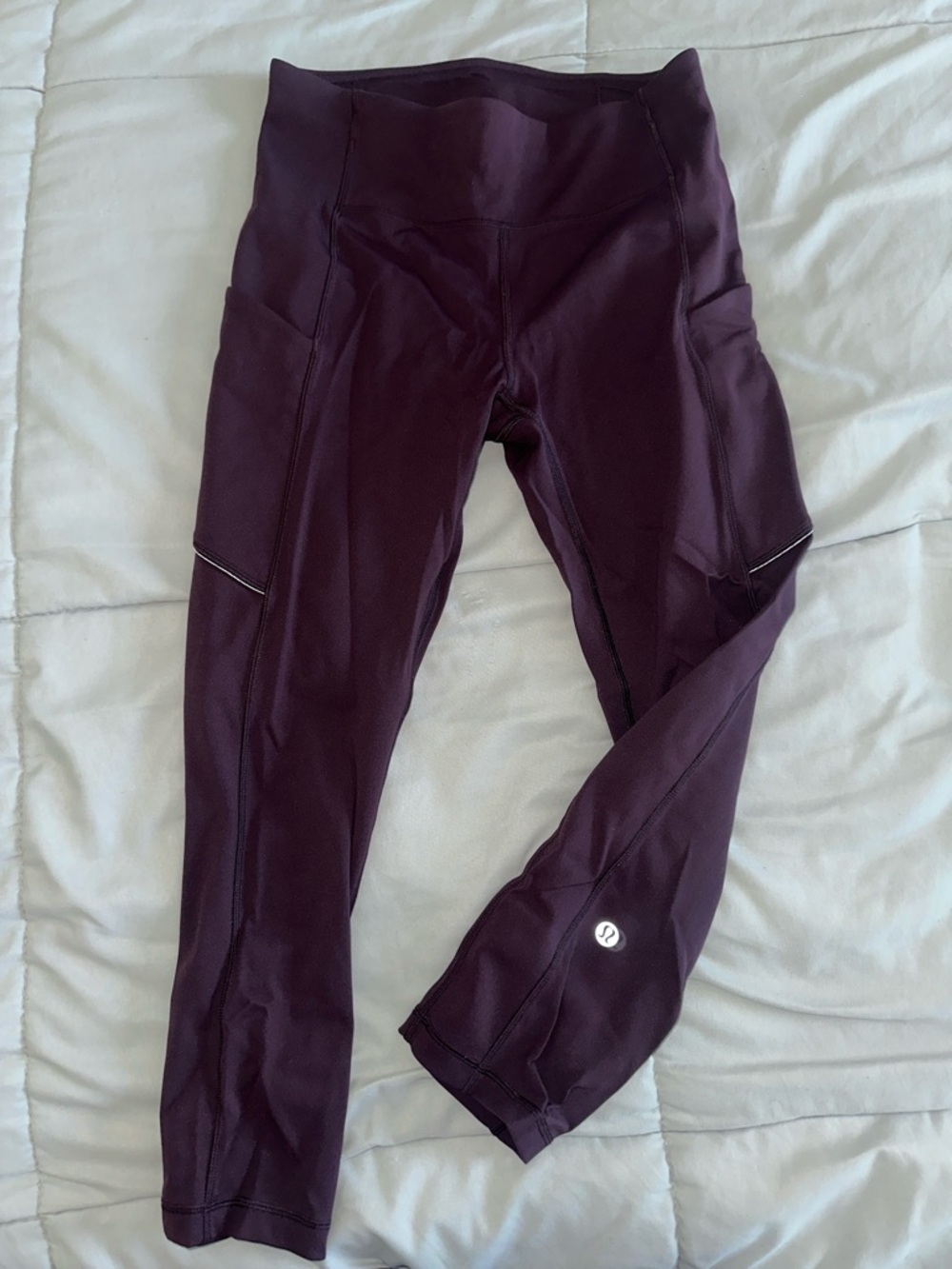 lululemon women’s Speed up crop pants in black cherry, size 4